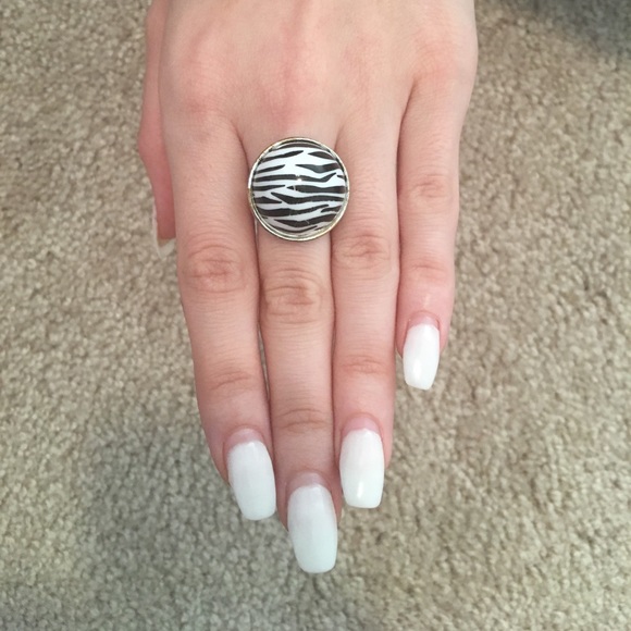 Ring - Picture 1 of 3
