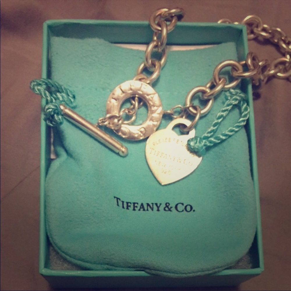 Return to Tiffany & Co. heart toggle necklace