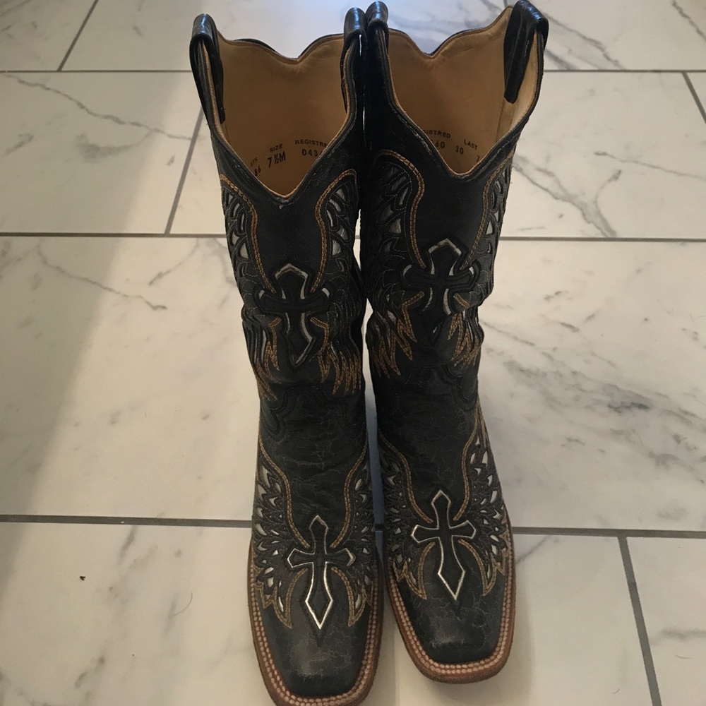 Corral Boots - Picture 2 of 4