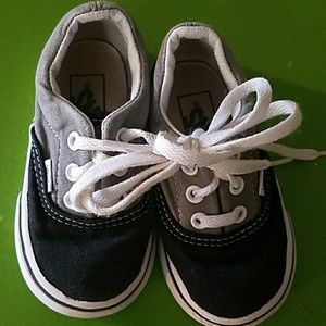 Vans toddler sz 5 tennis shoes