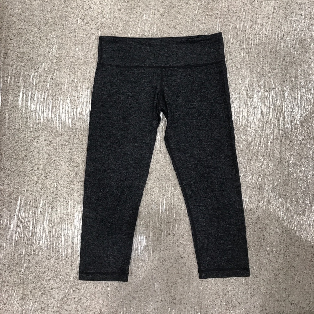 Lululemon Wunder Under Crops Size 8