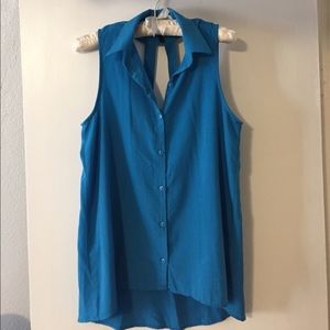 Blue, sleeveless button up w/ cute backless detail