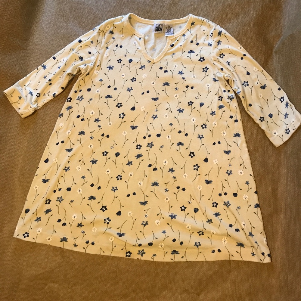 TAKE NINE MATERNITY TOP, 3/4 SLEEVES, SIZE 6/8