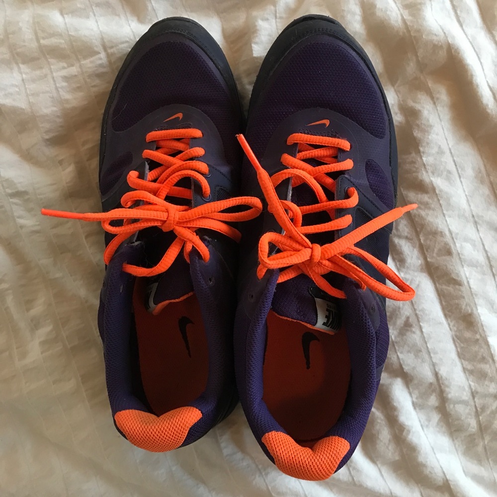Women's Nike Shoes!