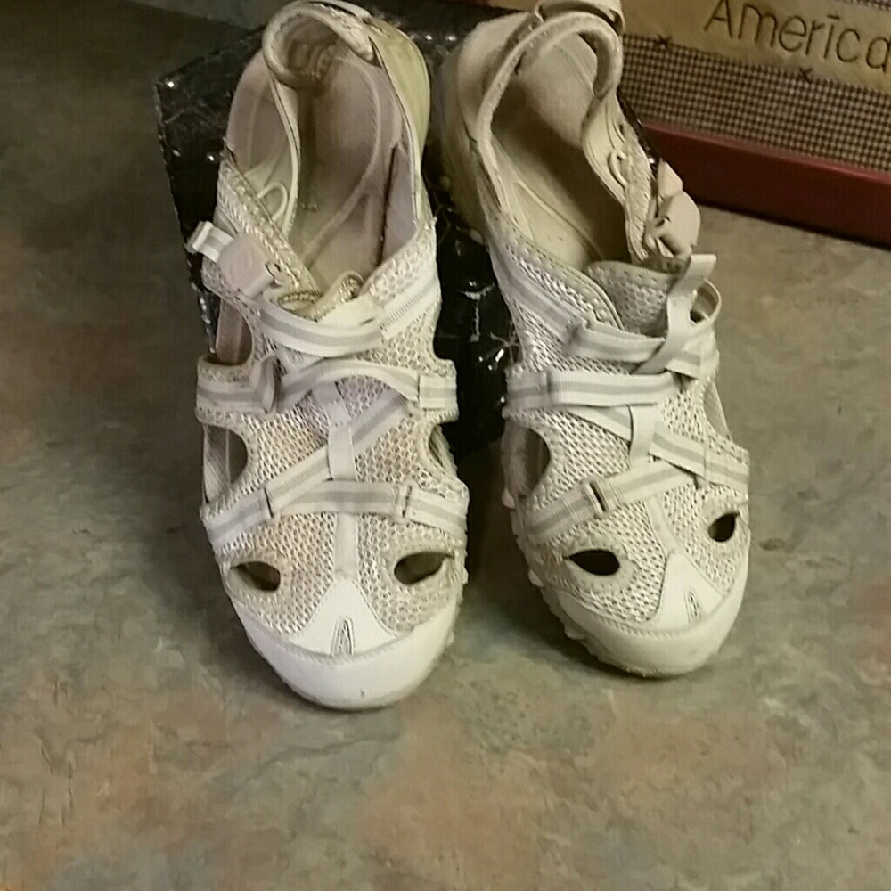 skechers sandal shoe