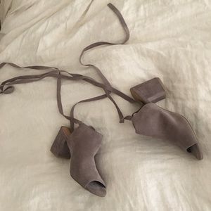 Peep toe suede lace up heels 👡