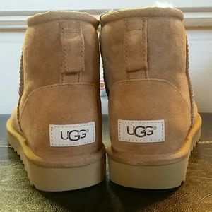 Size 8 Women's 'UGG Mini II' Boots in "Chestnut"