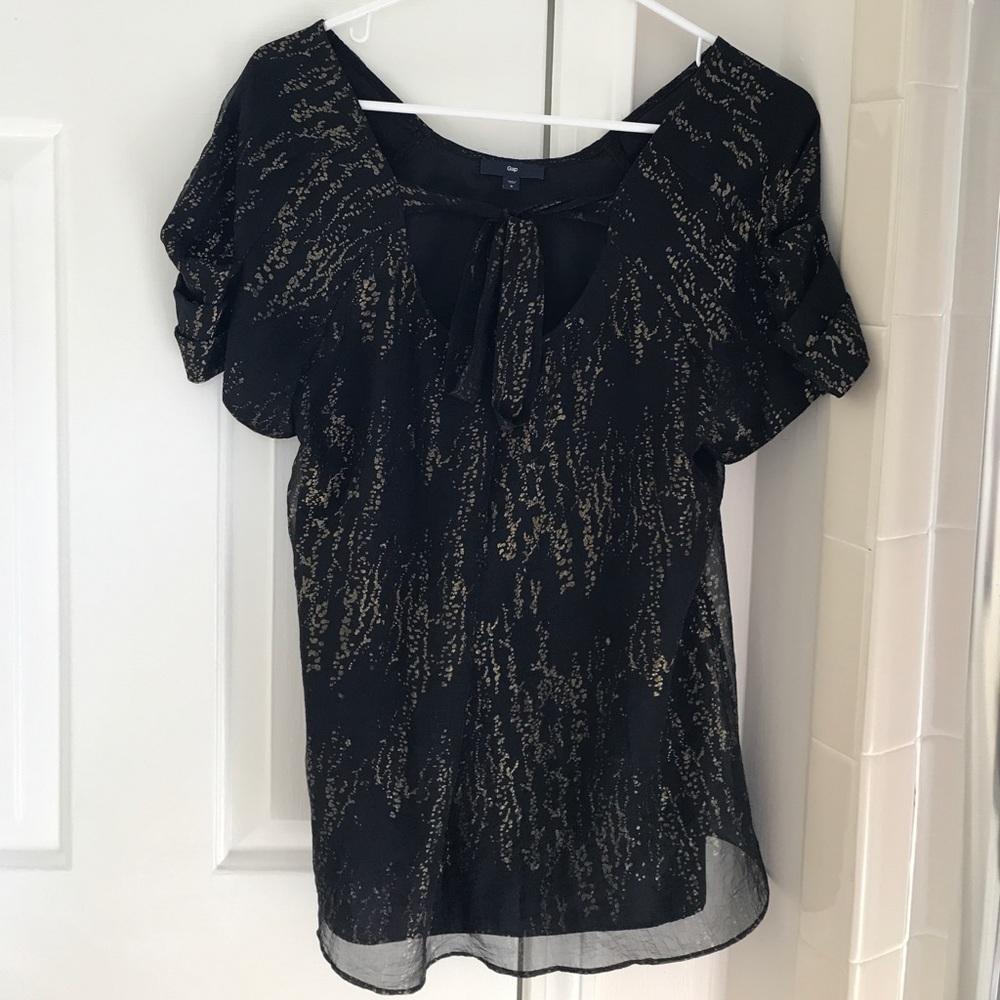 Black shirt