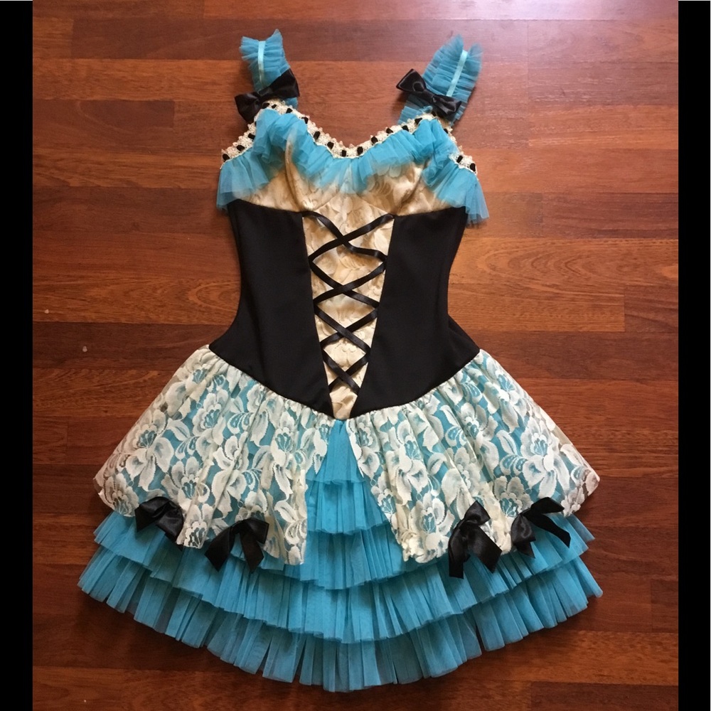 Beautiful Alice in Wonderland!