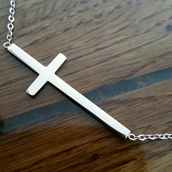 NWT Rose Gold Cross Necklace - Picture 2 of 3