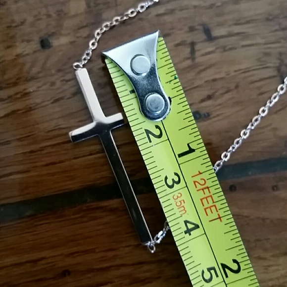 NWT Rose Gold Cross Necklace - Picture 3 of 3