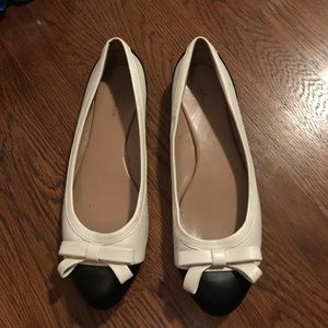 Ann Taylor black and white flats