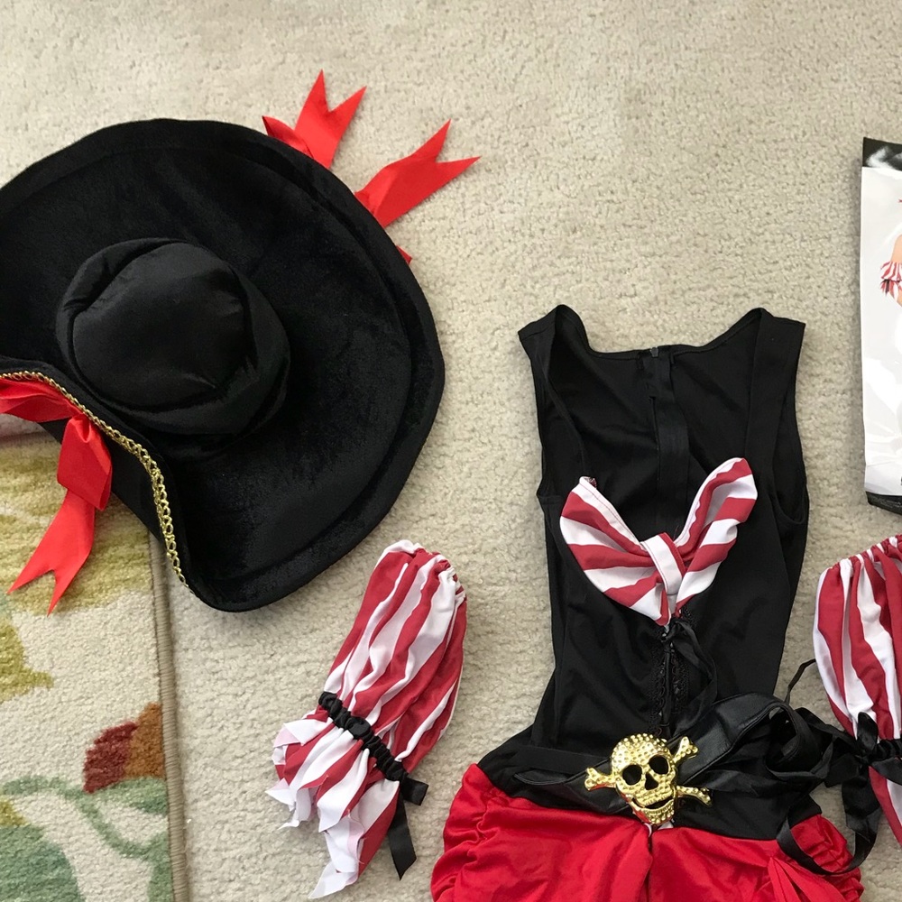 Sexy Rouge pirate costume size XS