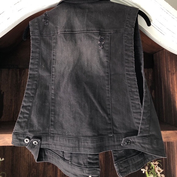 Black RWH vest - Picture 3 of 3