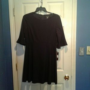 Design Tahari black dress