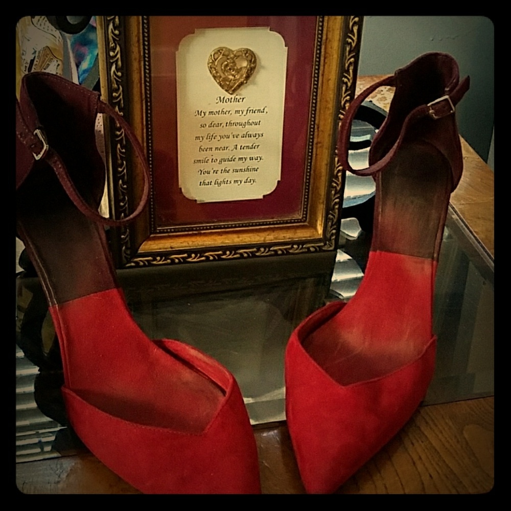 2 different pair of shoes both pair of shoes are t