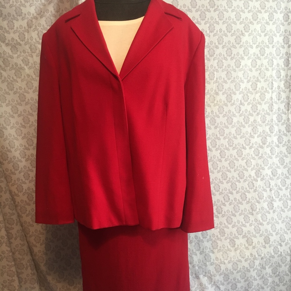 Jones New York suit (jacket and skirt - wool)