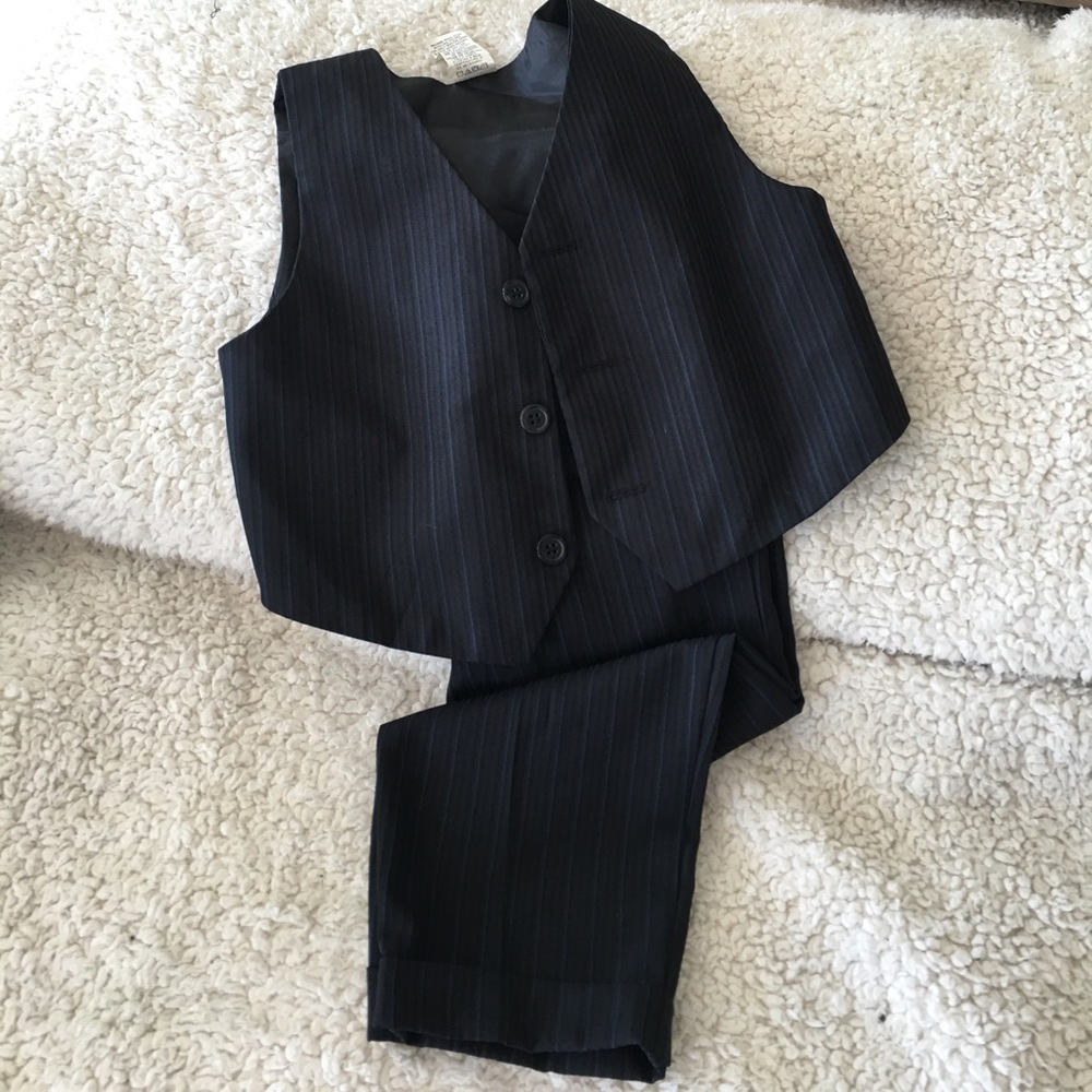 Boys suit!! Excellent condition!!