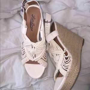 Lucky Brand Woven White Wedges.