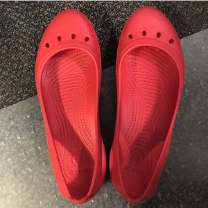 Crocs women’s flats