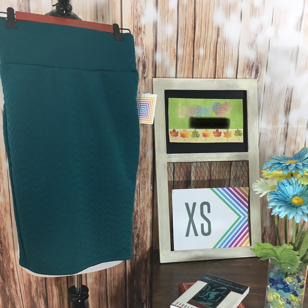 LuLaRoe Cassie Skirt