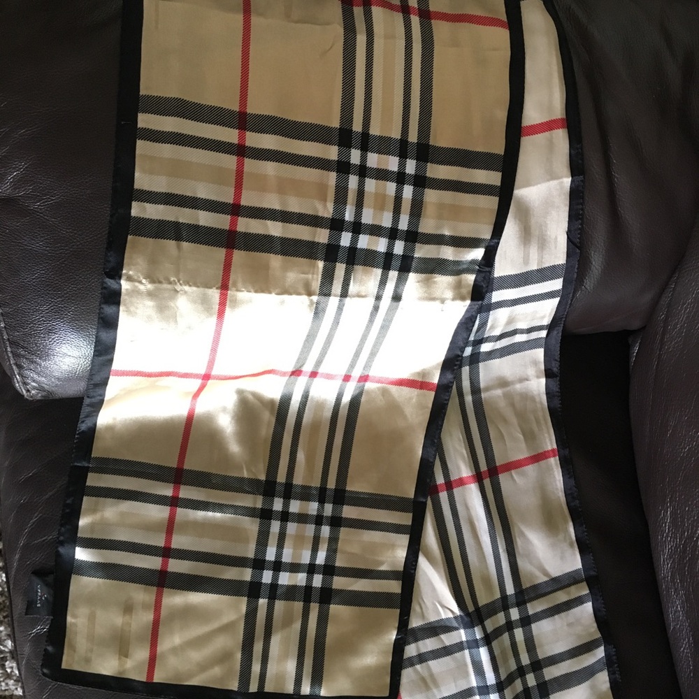 New scarf for sale.All offer are you welcom.