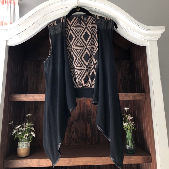 BKE boutique vest - Picture 1 of 3