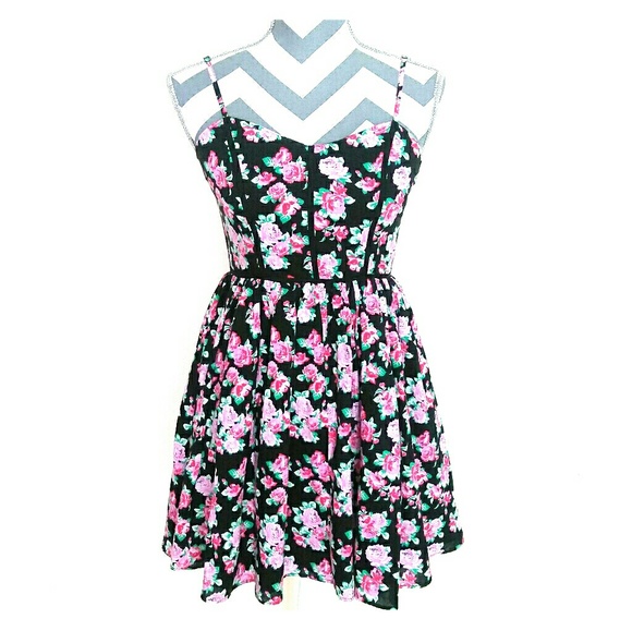 Forever 21 Dresses & Skirts - Forever 21 Floral Dress (A)