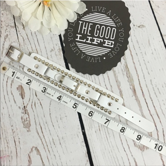 Leather Rivets Buckle Bracelet -White - Picture 4 of 5
