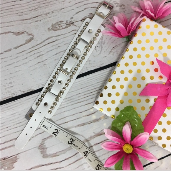 Leather Rivets Buckle Bracelet -White - Picture 5 of 5