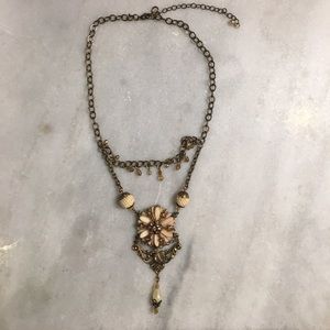 ✨Vintage Style Necklace - EUC✨