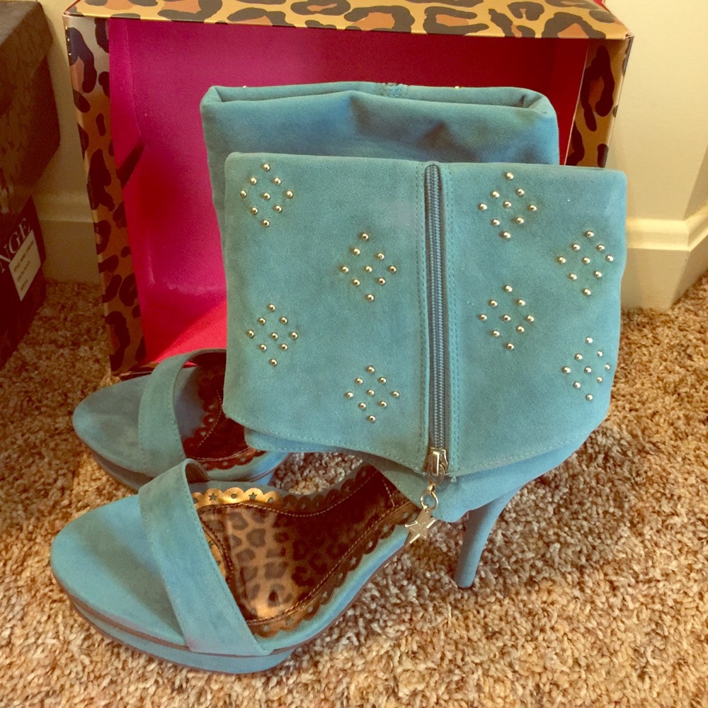 Velvet lounge, 4 inch heels, never worn.