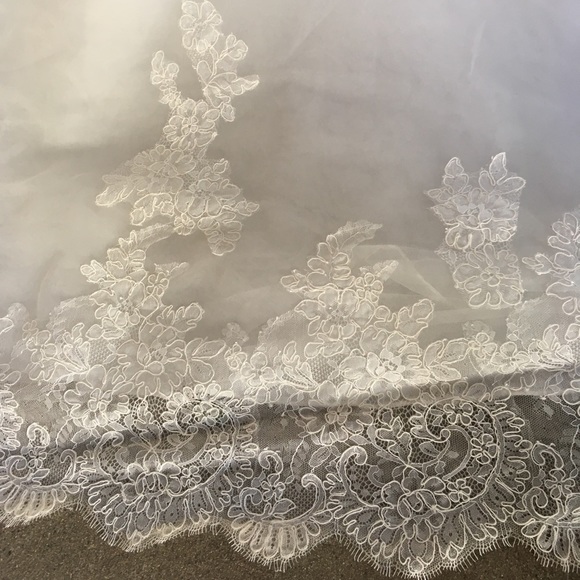 🎉FLASH SALE🎉 Allure Bridals style #9168 - Picture 7 of 8