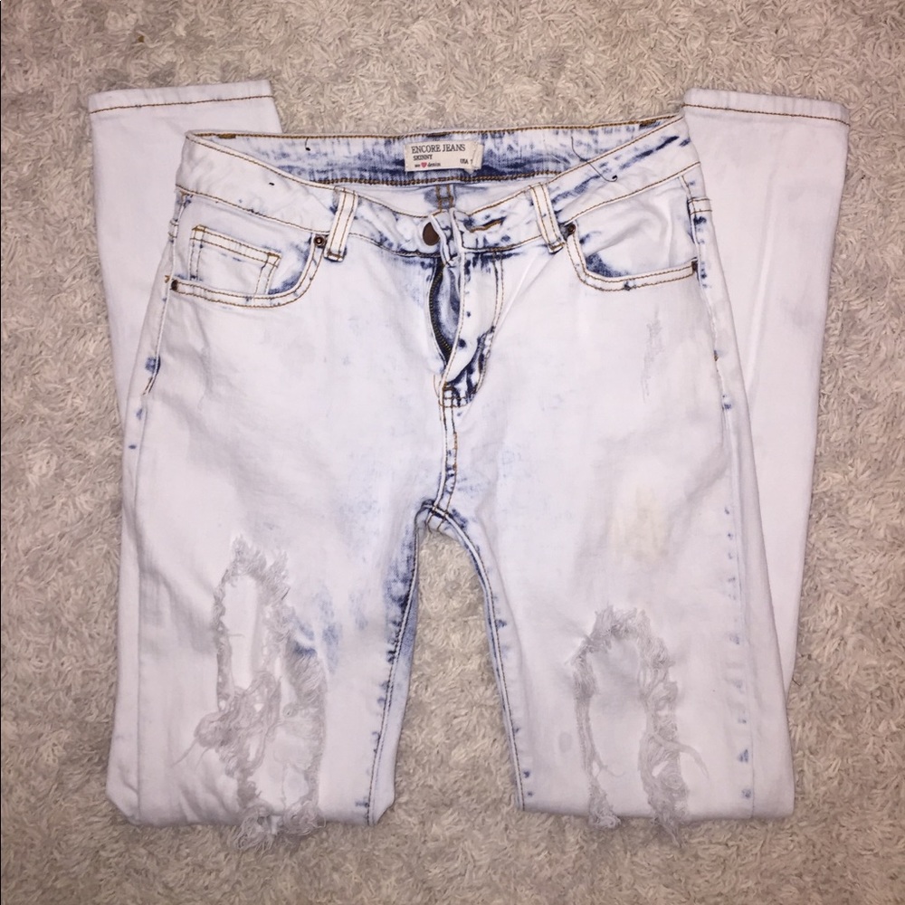 Acid wash encore distressed jeans