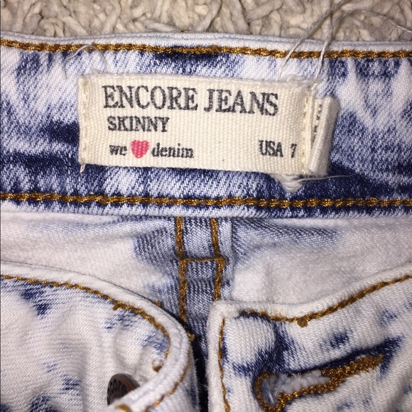 Acid wash encore distressed jeans - Picture 2 of 4