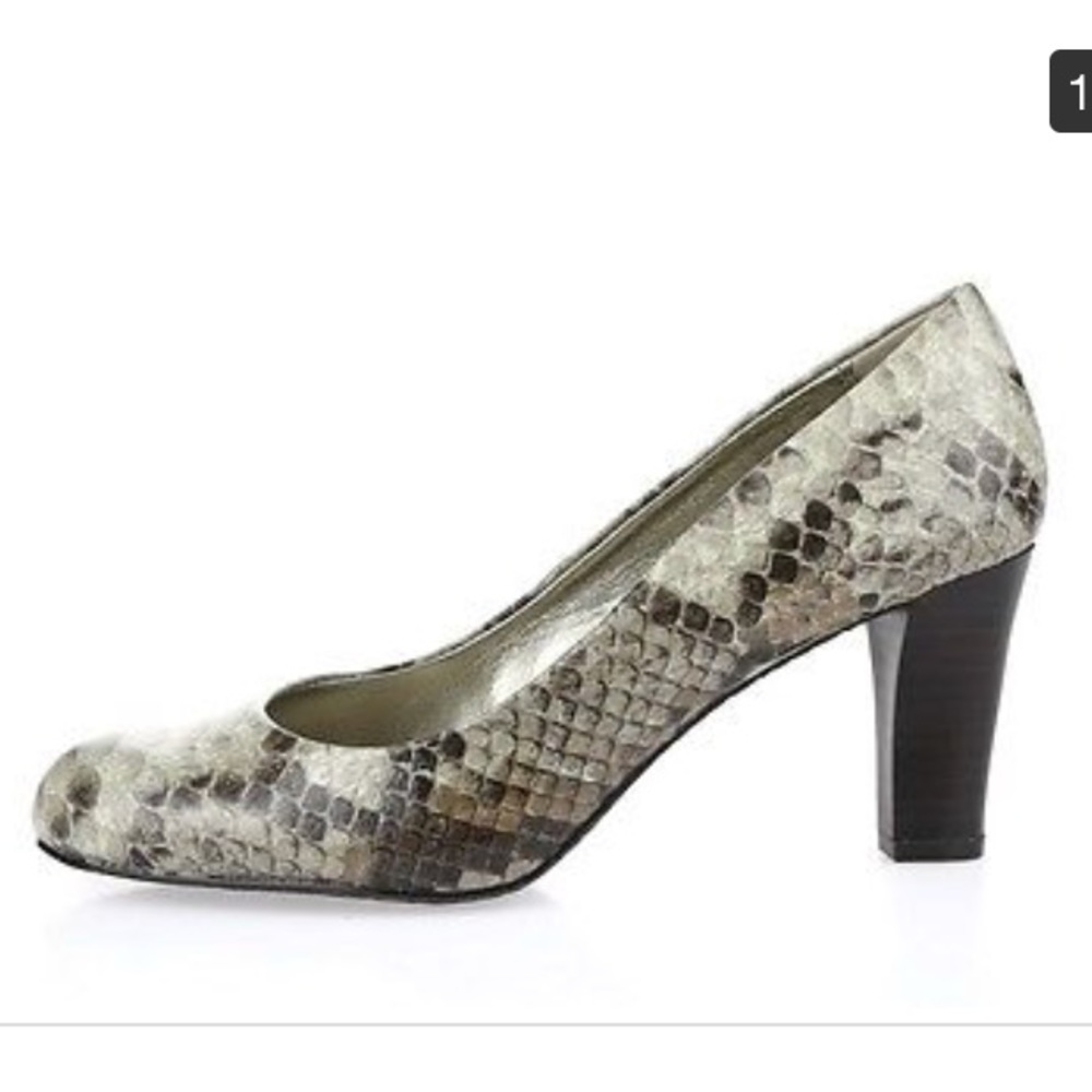 Snake like heals