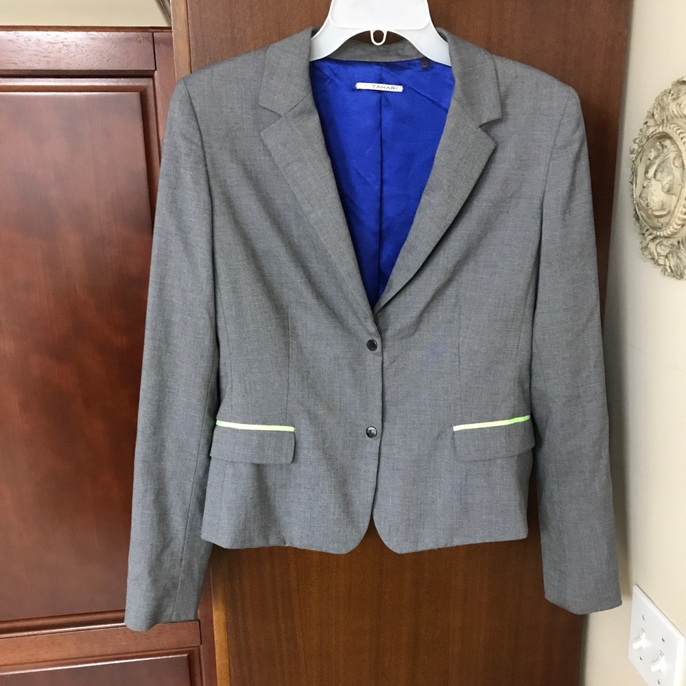 Tahari blazer
