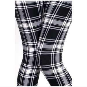 6PCS-Trendy Black&White Plaid Legging-PLUS SIZE