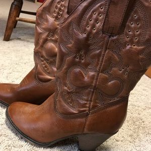 Mia cowboy midi boots