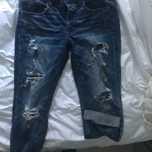 American Eagle tomgirl distressed jeans