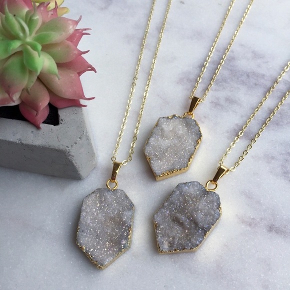 Druzy Heptagon Necklace - Picture 4 of 6