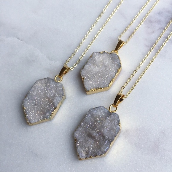 Druzy Heptagon Necklace - Picture 5 of 6