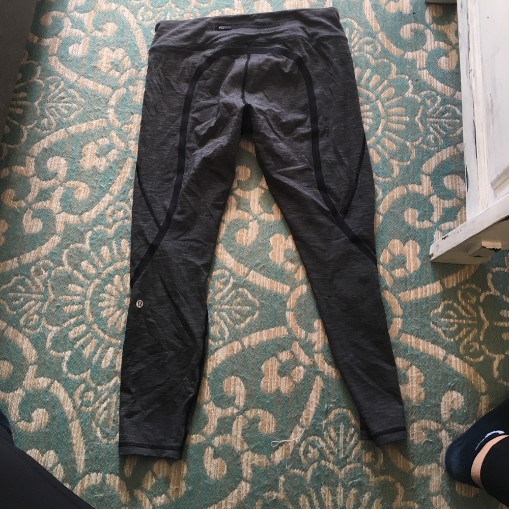 Charcoal grey and black Lulu Lemon 7/8 tight