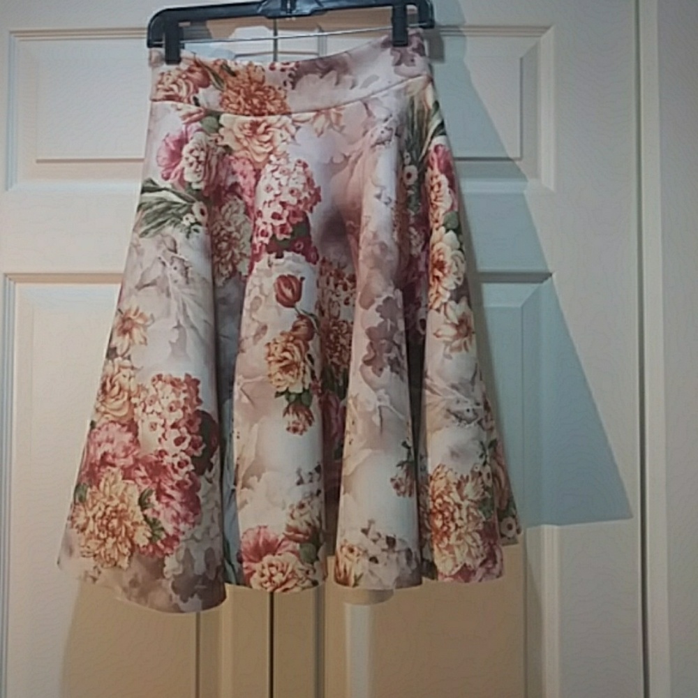 High waste flower skirt