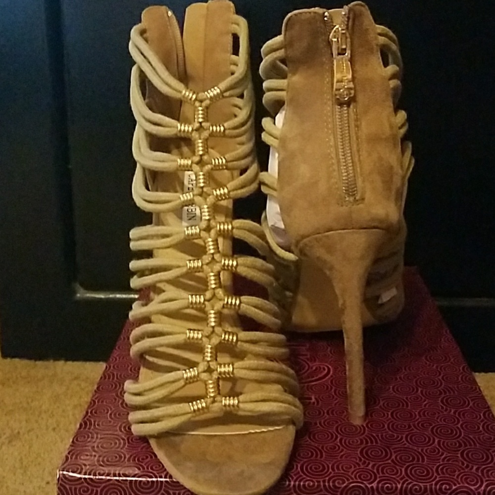 Heels - Picture 2 of 2