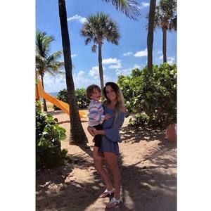 Meet your Posher, Joelle