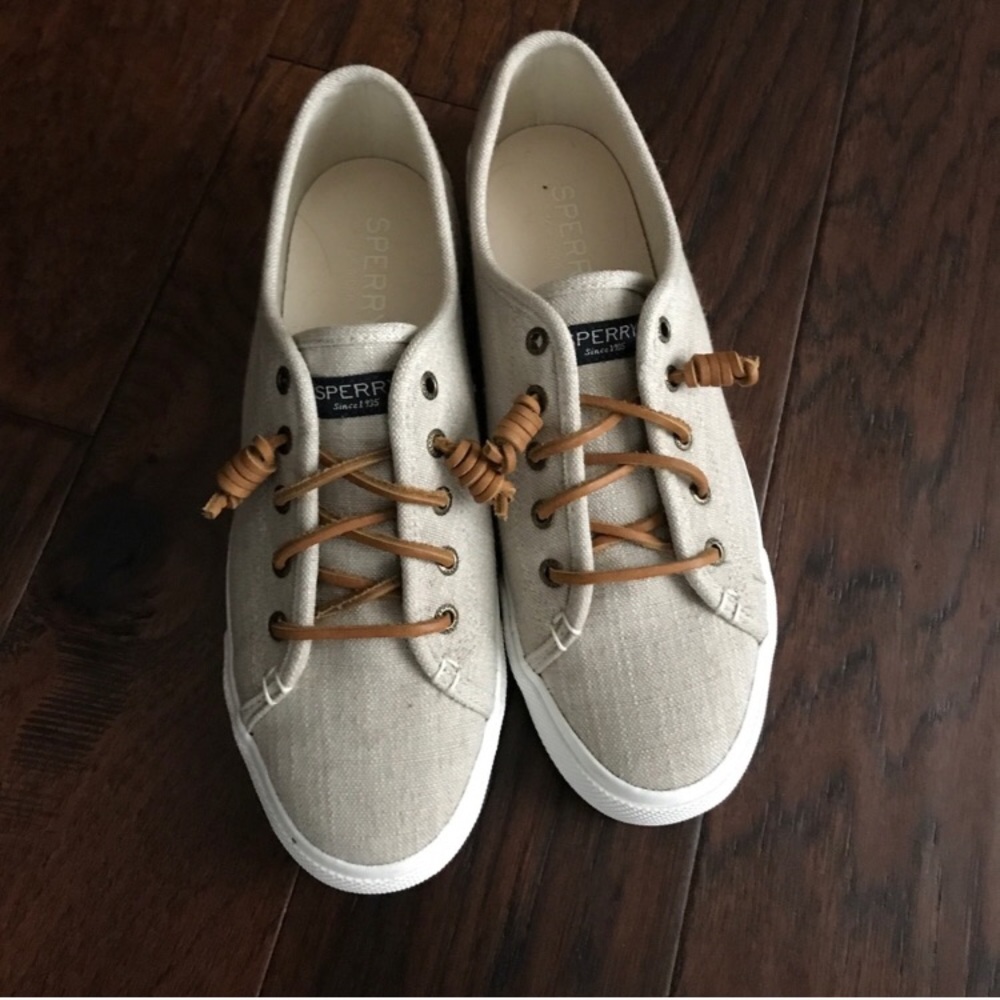 Linen Sperry slip ons