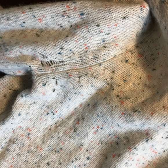 Old Navy Sweater - Picture 4 of 4