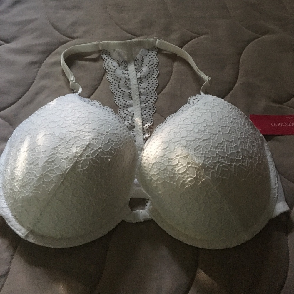 Xhilaration white bra