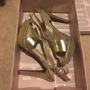 NWOT BCBGeneration platform sandals
